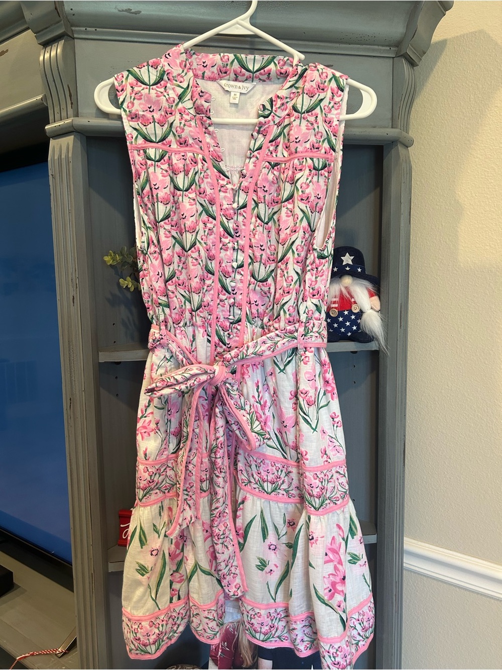 crown & ivy Pink & Green Floral Tie-Waist Mini Dress